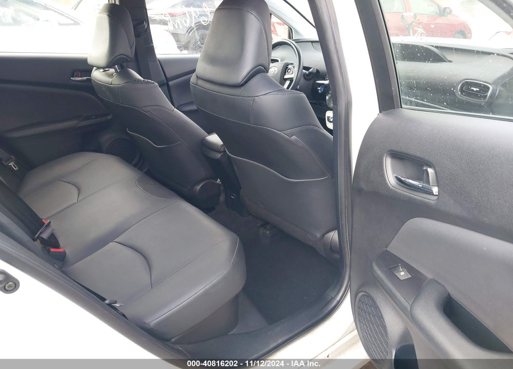2018 TOYOTA PRIUS VIN: JTDKARFU3J3067681