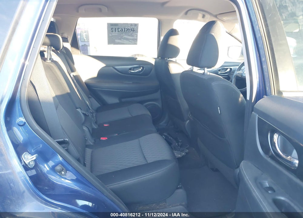 2018 NISSAN ROGUE SV VIN: KNMAT2MV9JP546169