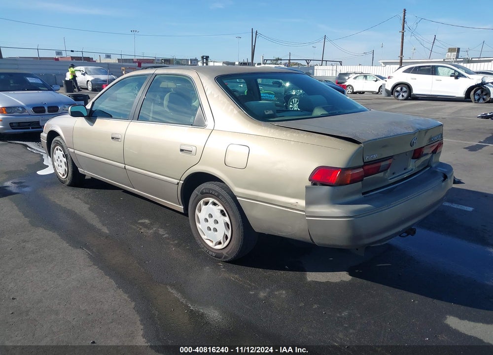 1999 TOYOTA CAMRY LE VIN: JT2BG22K5X0303342