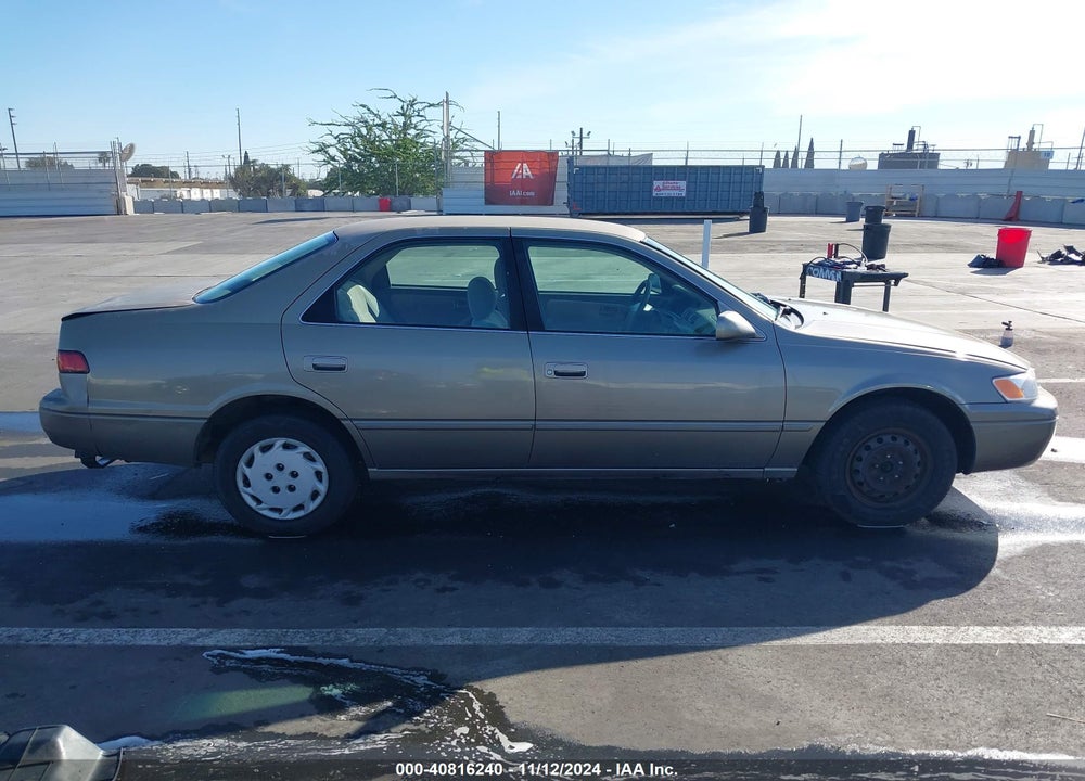 1999 TOYOTA CAMRY LE VIN: JT2BG22K5X0303342