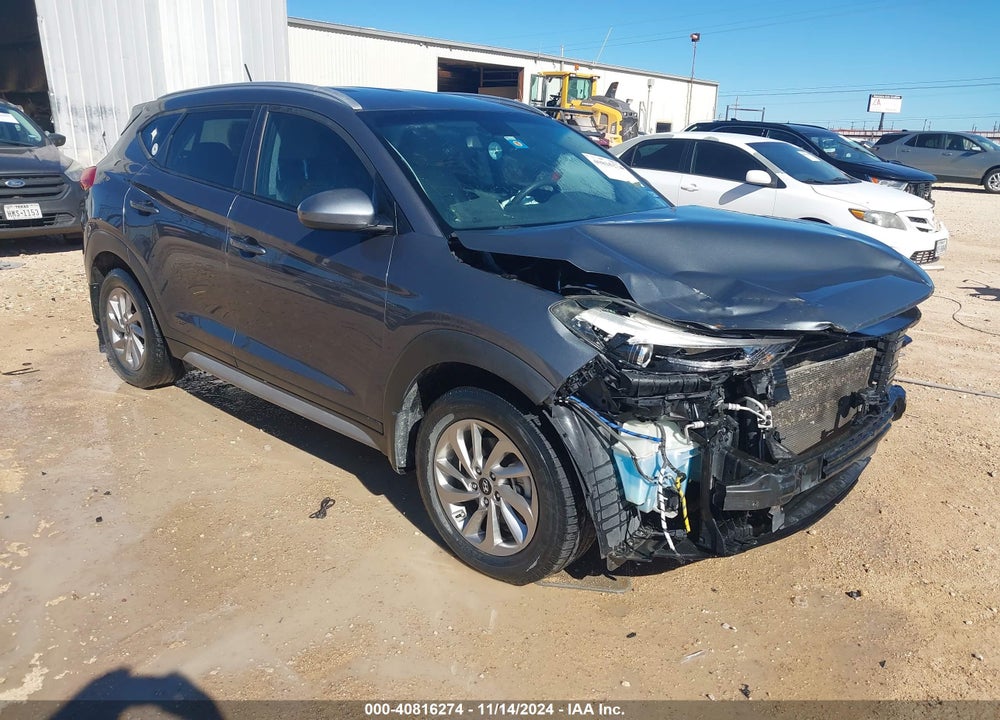 2017 HYUNDAI TUCSON SE VIN: KM8J33A41HU552220