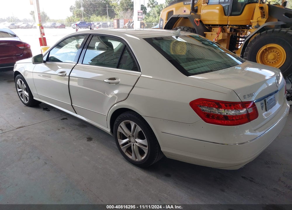 2011 MERCEDES-BENZ E 350 VIN: WDDHF5GBXBA420485