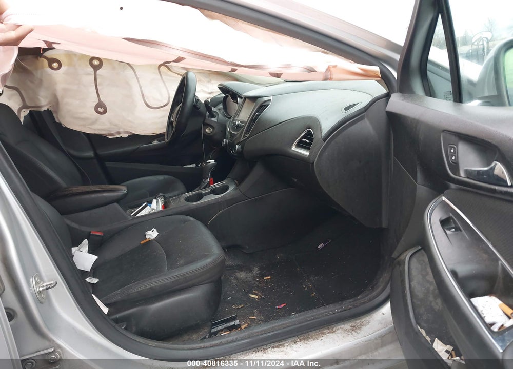 2017 CHEVROLET CRUZE VIN: 1G1BE5SM4H7235147