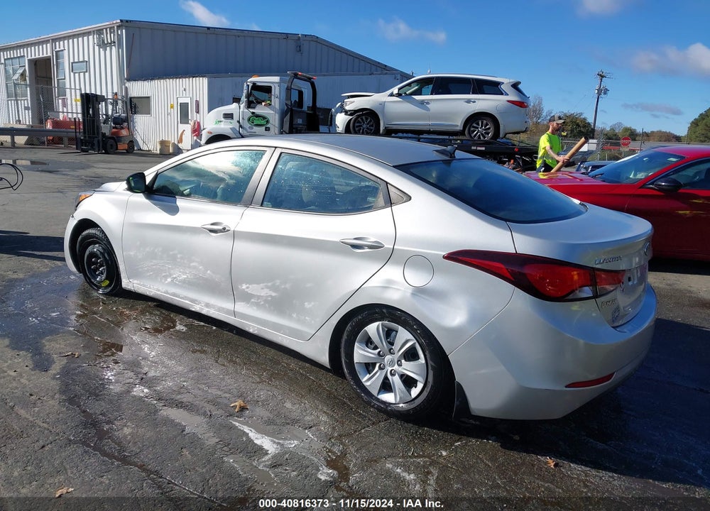 2016 HYUNDAI ELANTRA SE VIN: 5NPDH4AE3GH665872