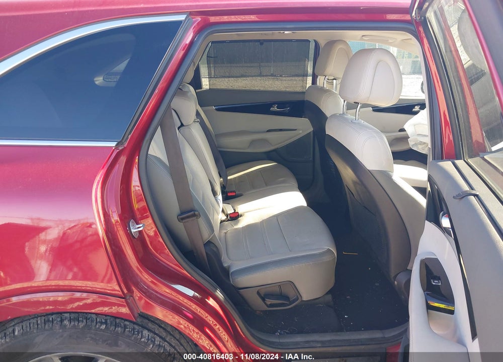 2016 KIA SORENTO 3.3L SX VIN: 5XYPKDA50GG087090