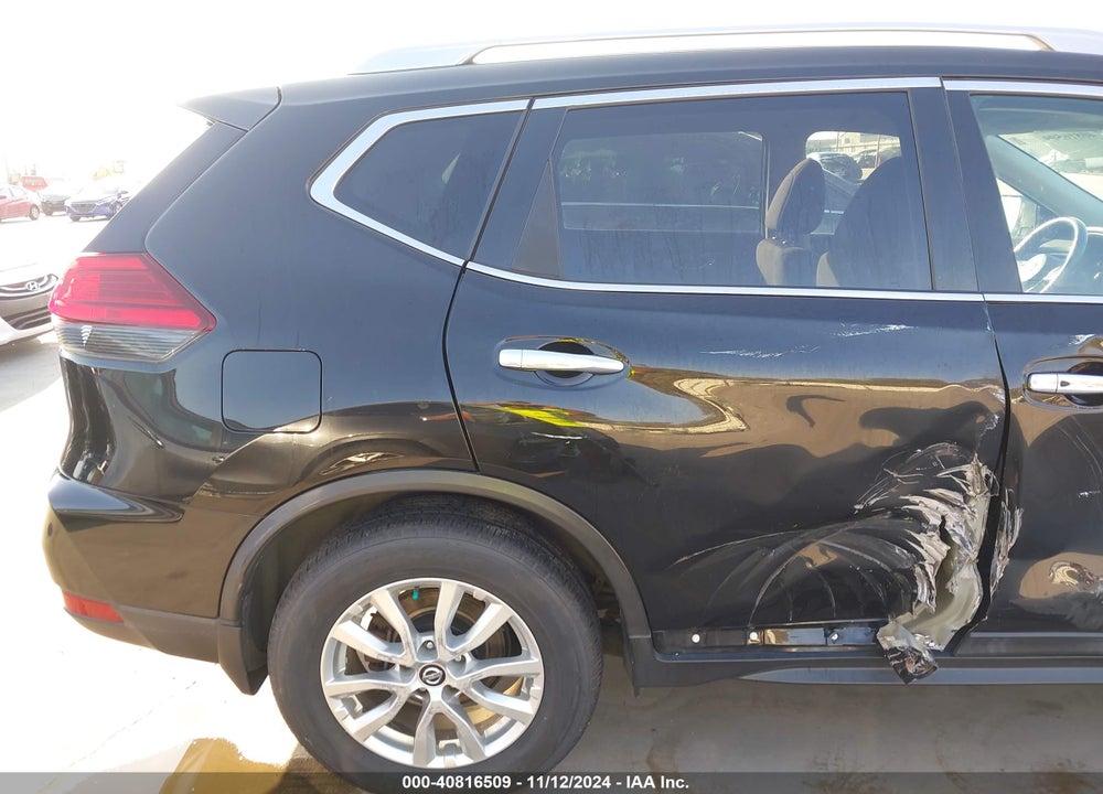 2017 NISSAN ROGUE VIN: 5N1AT2MV7HC776936