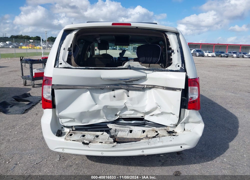 2011 CHRYSLER TOWN & COUNTRY TOURING-L VIN: 2A4RR8DG8BR633884