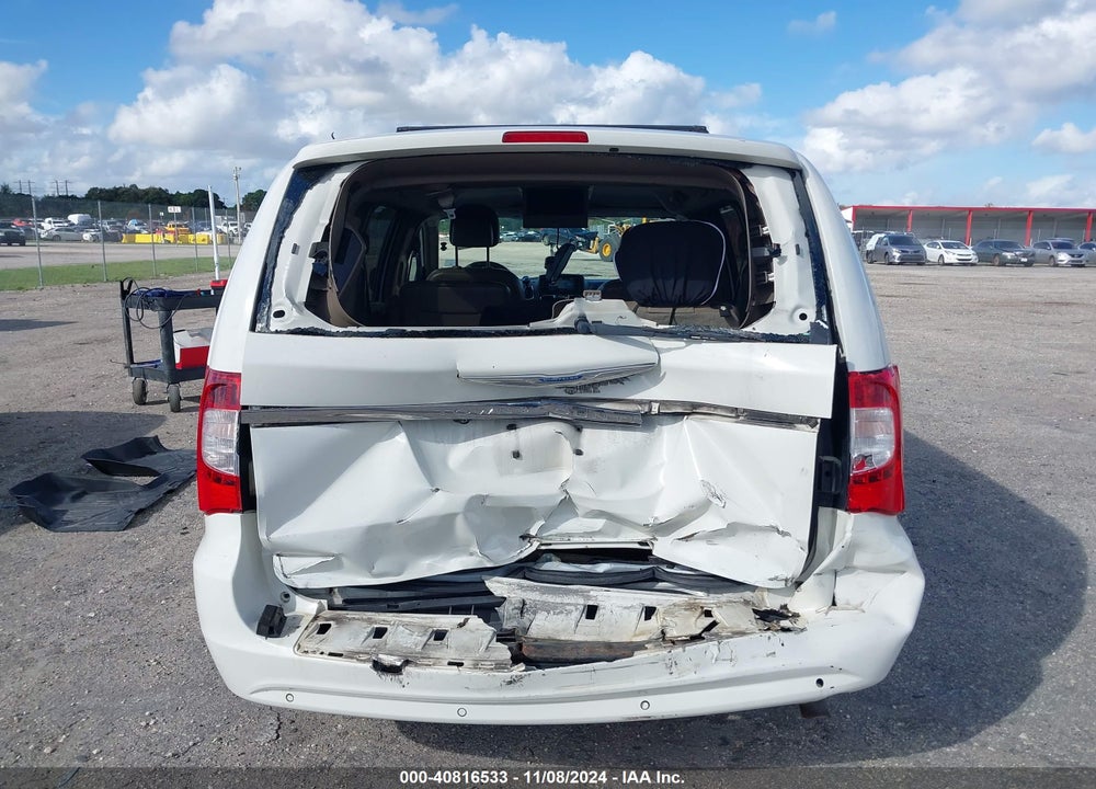 2011 CHRYSLER TOWN & COUNTRY TOURING-L VIN: 2A4RR8DG8BR633884