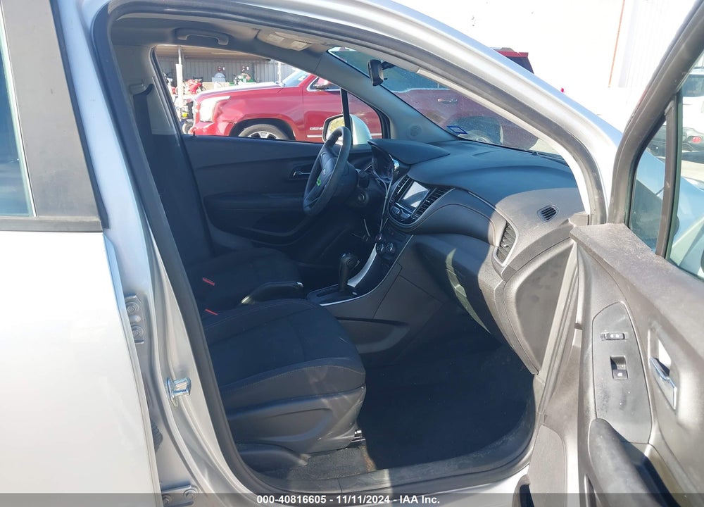 2018 CHEVROLET TRAX LS VIN: 3GNCJNSB2JL367449