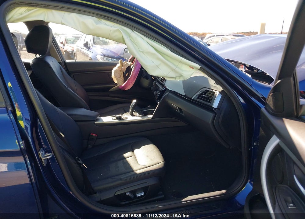 2018 BMW 320 VIN: WBA8A9C55JK622737