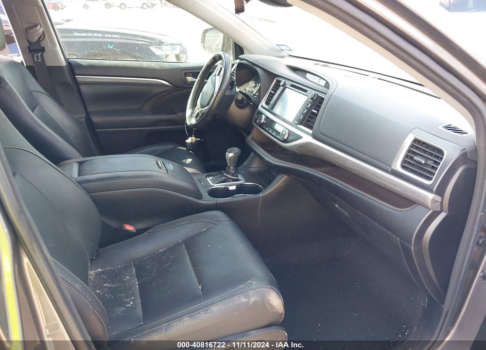 2017 TOYOTA HIGHLANDER VIN: 5TDDGRFH8HS028801