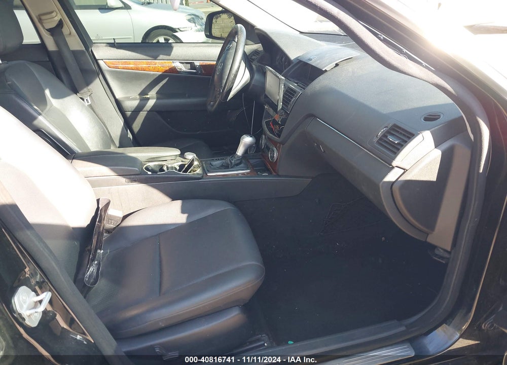 2008 MERCEDES-BENZ C 300 LUXURY/SPORT VIN: WDDGF54X38R033413