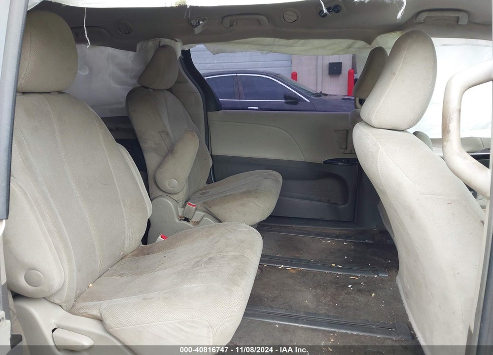 2011 TOYOTA SIENNA VIN: 5TDKA3DCXBS006528
