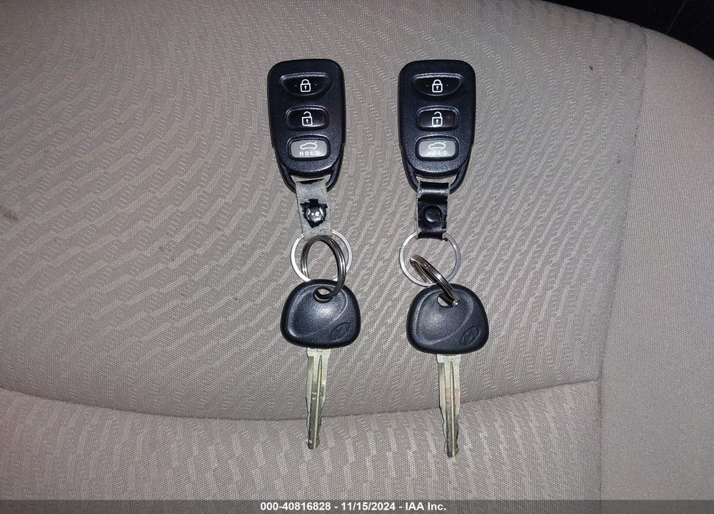 2015 HYUNDAI ELANTRA SE VIN: 5NPDH4AE7FH559956