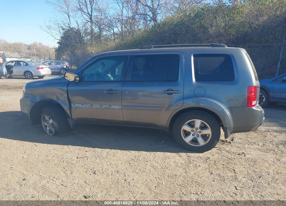 2010 HONDA PILOT EX VIN: 5FNYF4H49AB005958