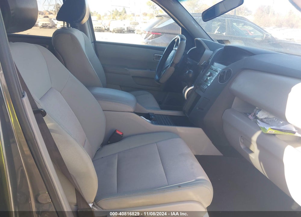 2010 HONDA PILOT EX VIN: 5FNYF4H49AB005958
