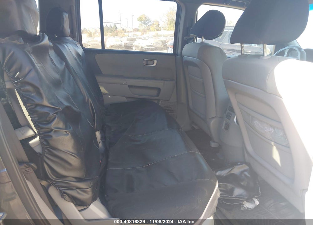 2010 HONDA PILOT EX VIN: 5FNYF4H49AB005958