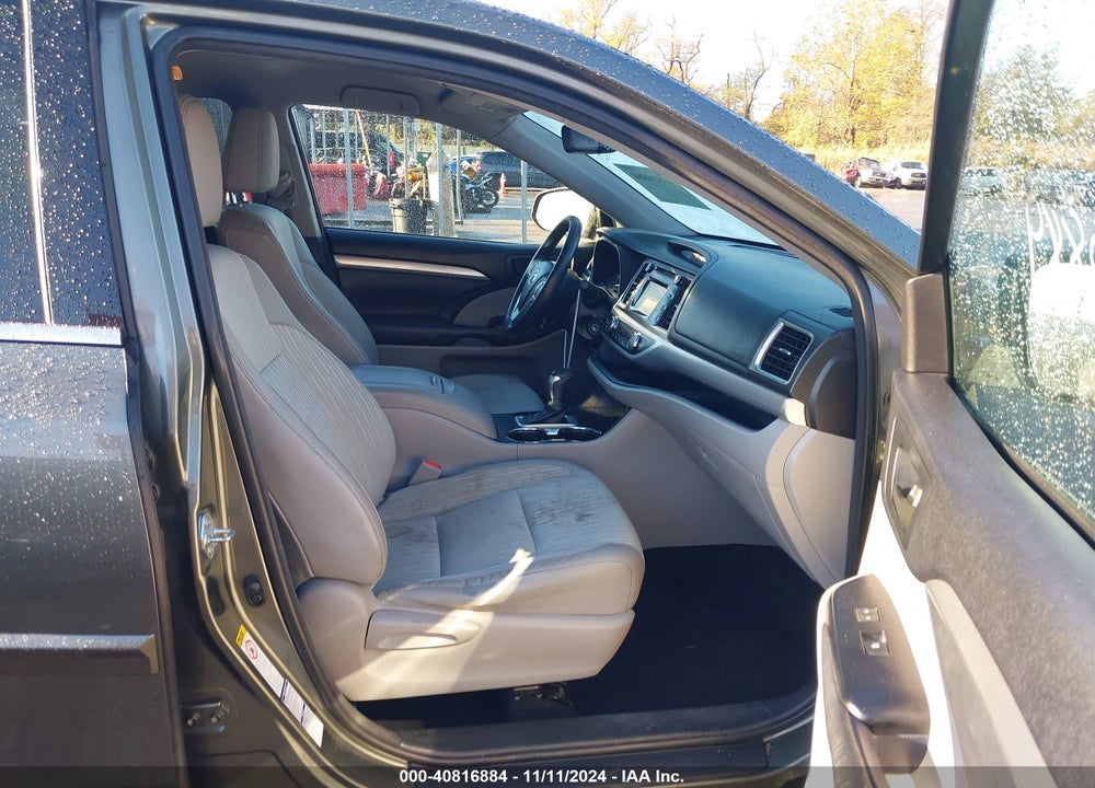 2014 TOYOTA HIGHLANDER VIN: 5TDBKRFH0ES050843