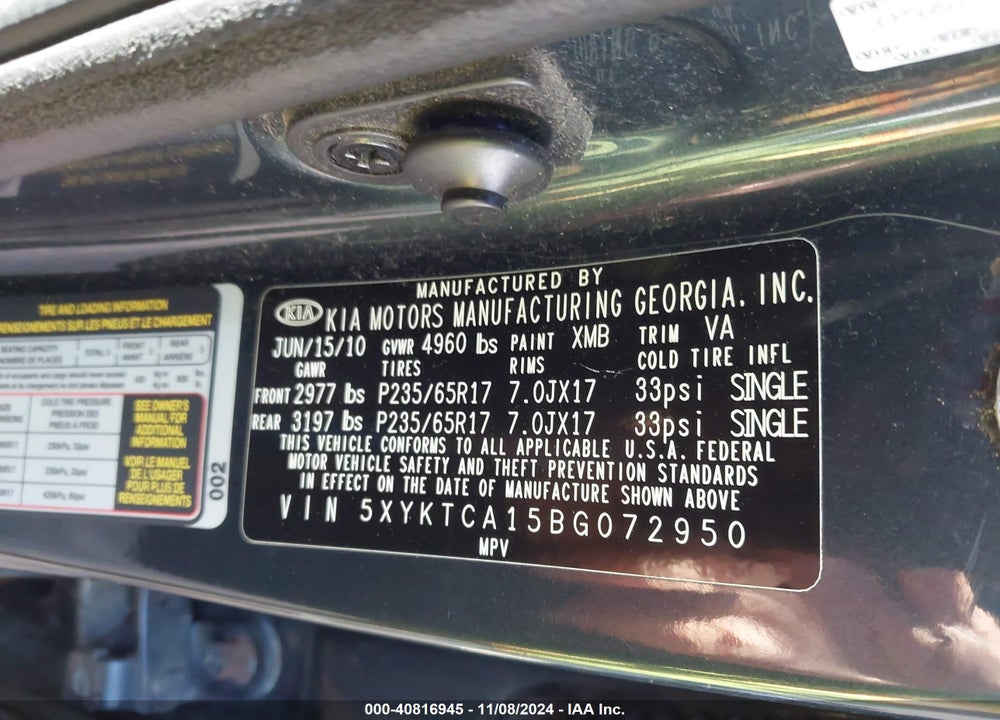 2011 KIA SORENTO LX VIN: 5XYKTCA15BG072950