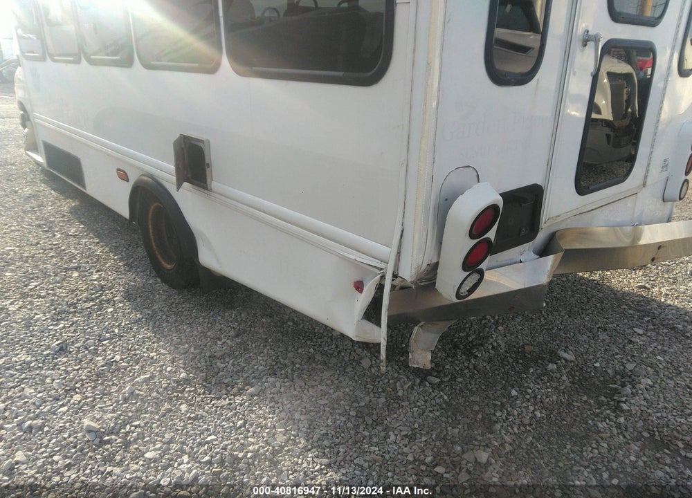 2007 FORD E-450 CUTAWAY VIN: 1FDXE45SX7DB30156