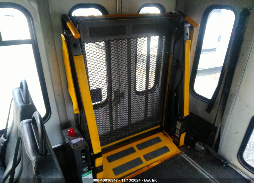 2007 FORD E-450 CUTAWAY VIN: 1FDXE45SX7DB30156