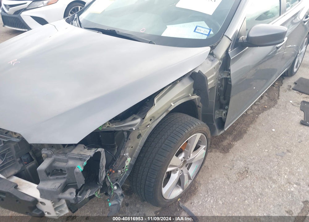 2014 ACURA ILX 2.0L VIN: 19VDE1F77EE007533