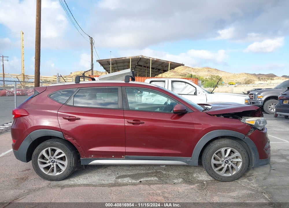 2017 HYUNDAI TUCSON SE VIN: KM8J33A41HU389150
