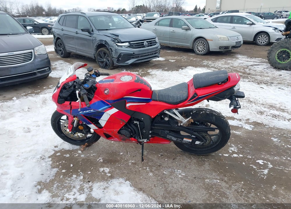 2024 HONDA CBR600 RR VIN: JH2PC40J1RK100316