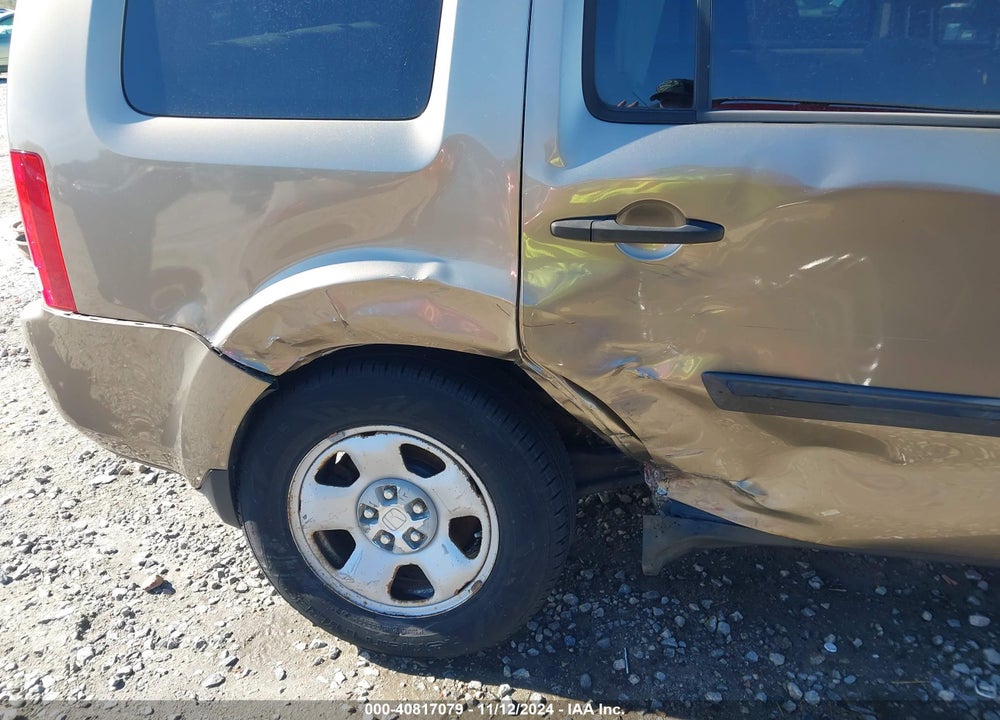 2011 HONDA PILOT LX VIN: 5FNYF4H25BB097943