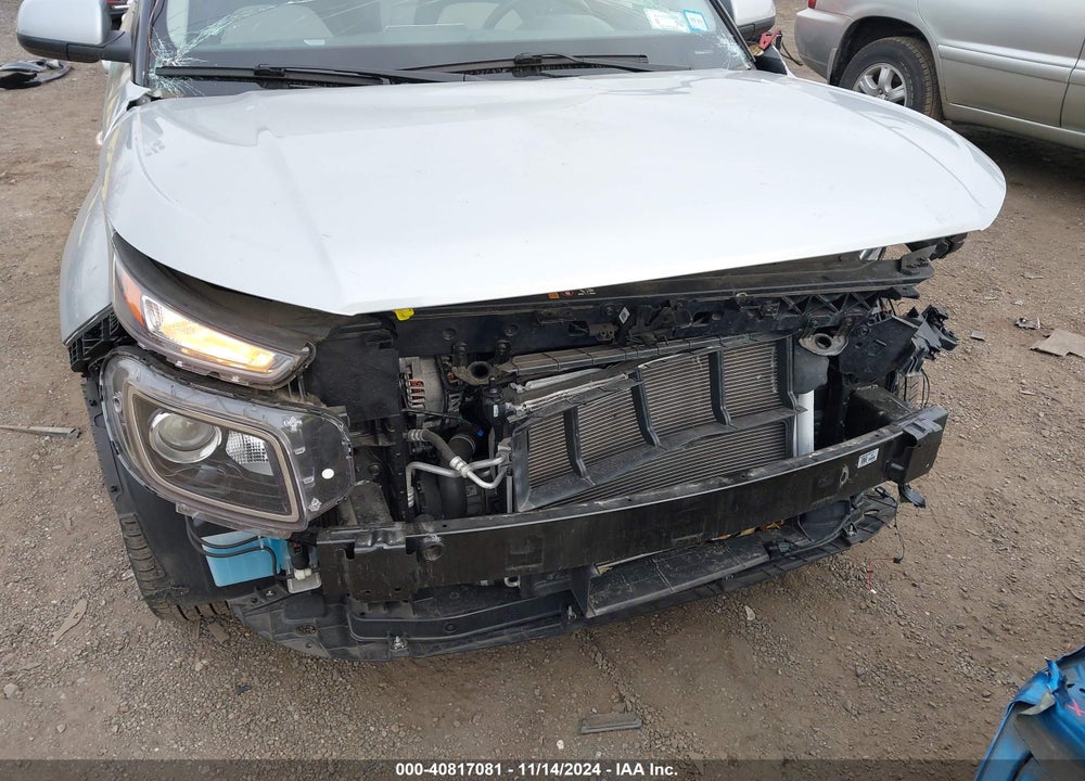2022 HYUNDAI VENUE SEL VIN: KMHRC8A36NU190260