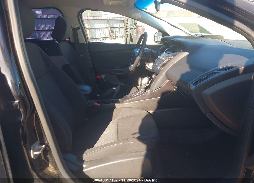 2016 FORD FOCUS SE VIN: 1FADP3K23GL387137