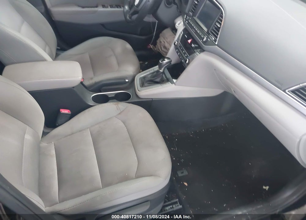 2017 HYUNDAI ELANTRA SE VIN: 5NPD84LF0HH066838