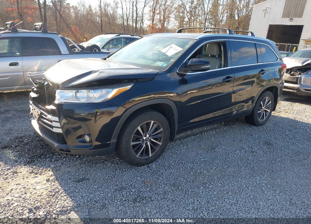 2017 TOYOTA HIGHLANDER XLE VIN: 5TDJZRFH5HS464616