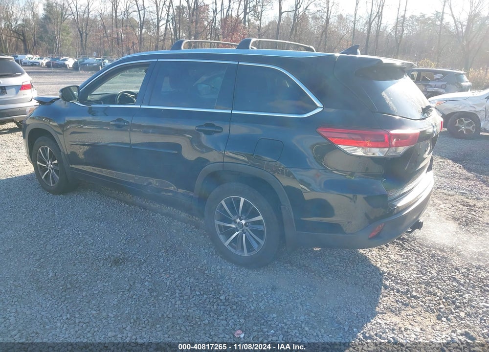 2017 TOYOTA HIGHLANDER XLE VIN: 5TDJZRFH5HS464616