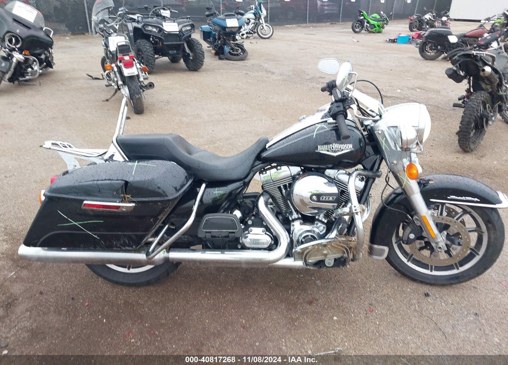 2015 HARLEY-DAVIDSON FLHR ROAD KING VIN: 1HD1FBM19FB675746