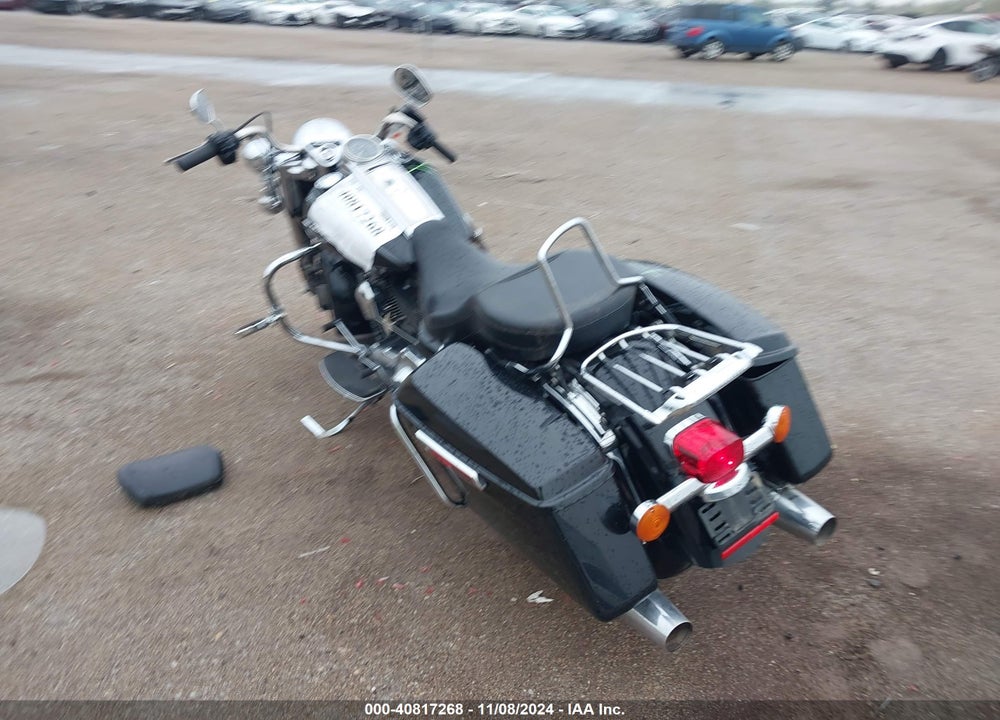2015 HARLEY-DAVIDSON FLHR ROAD KING VIN: 1HD1FBM19FB675746