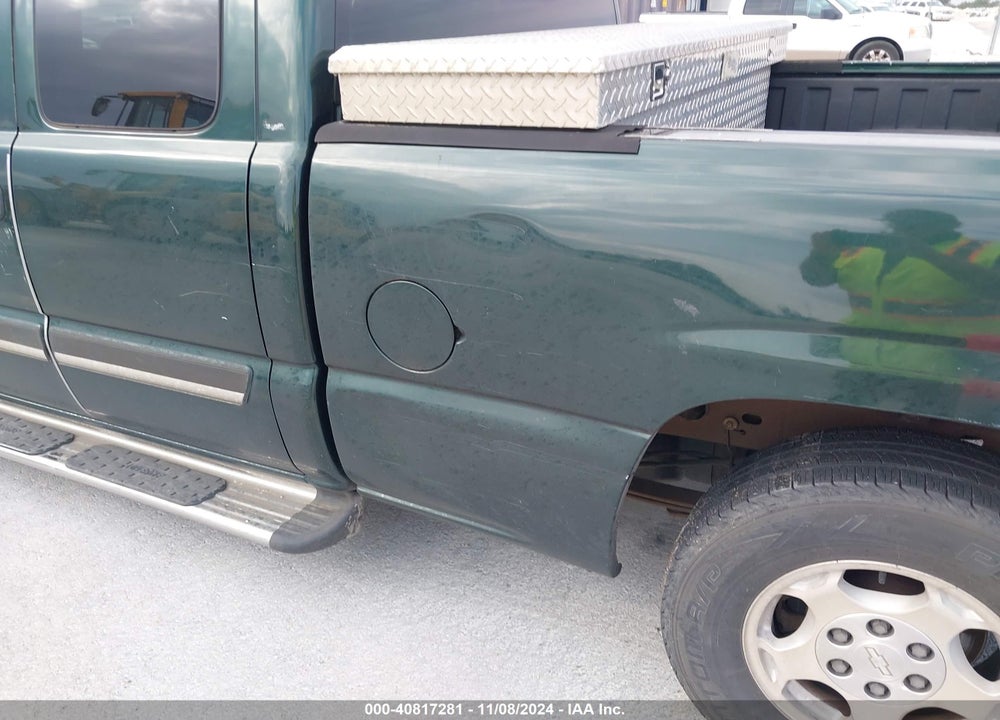 2003 CHEVROLET SILVERADO 1500 LS VIN: 2GCEC19T831286091