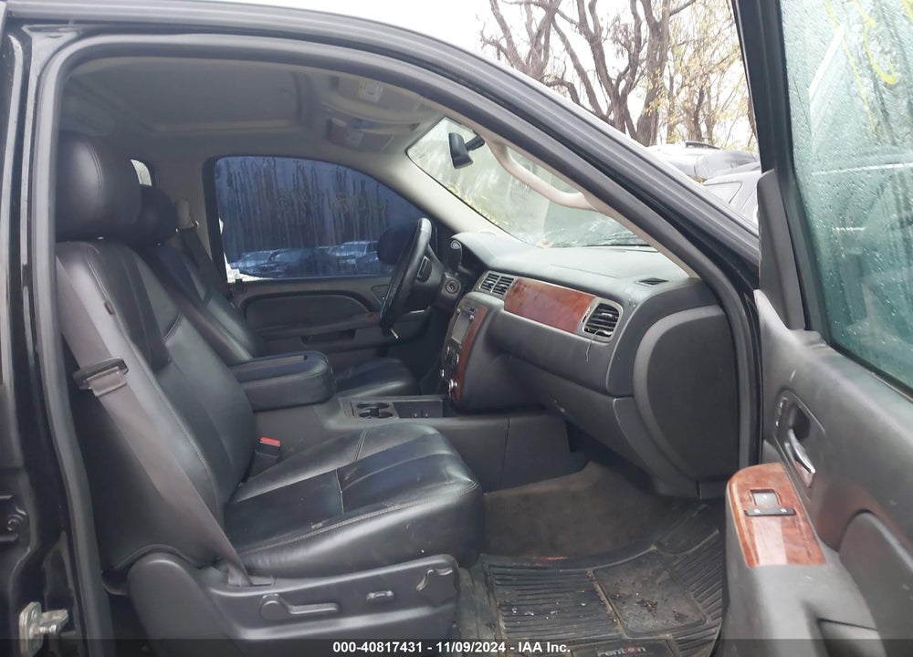 2014 CHEVROLET SUBURBAN 1500 LT VIN: 1GNSKJE72ER141712