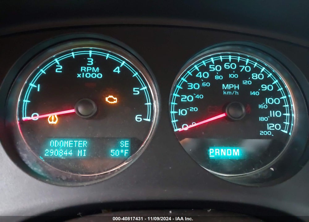 2014 CHEVROLET SUBURBAN 1500 LT VIN: 1GNSKJE72ER141712