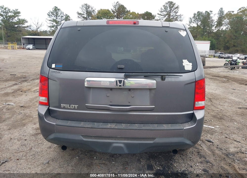 2015 HONDA PILOT LX VIN: 5FNYF3H26FB021650