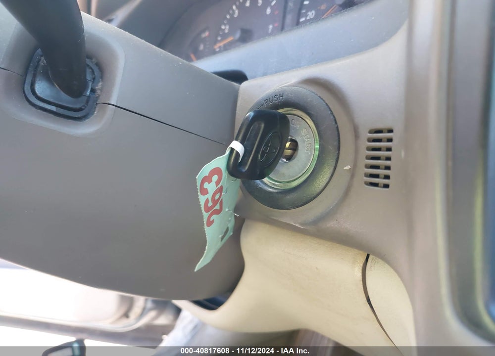 1999 TOYOTA AVALON XL VIN: 4T1BF18B8XU320006