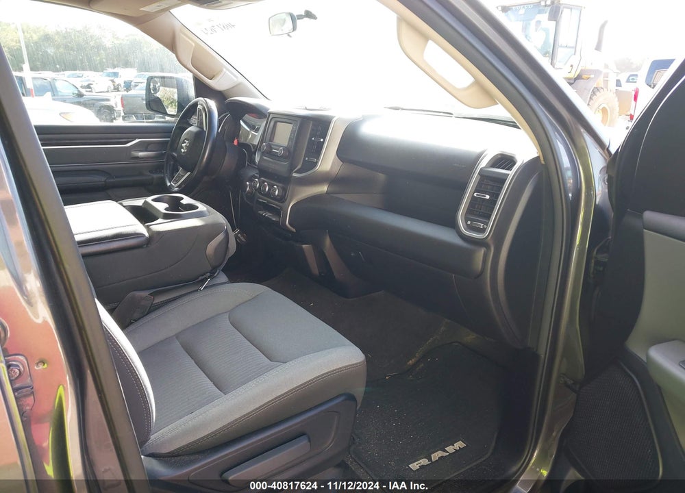 2020 RAM 1500 BIG HORN 4X4 6'4 BOX VIN: 1C6SRFBT5LN136602