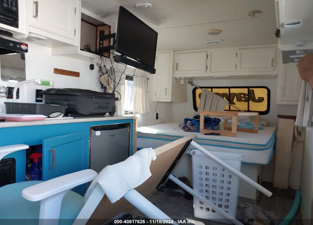 2015 JAYCO JAYFLIGHT TRAVEL TRAILER VIN: 1UJBJOAJOF17A0659