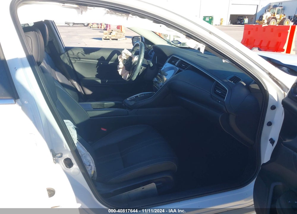 2019 HONDA INSIGHT TOURING VIN: 19XZE4F97KE011903