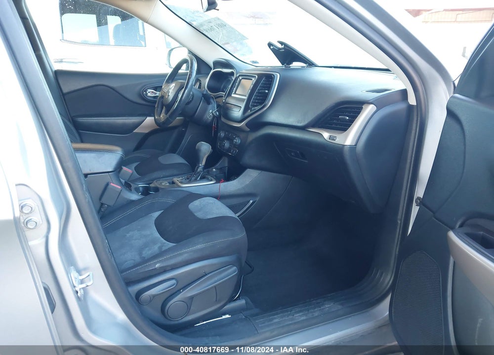 2018 JEEP CHEROKEE LATITUDE 4X4 VIN: 1C4PJMCB7JD562925
