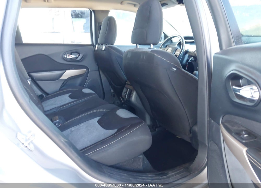 2018 JEEP CHEROKEE LATITUDE 4X4 VIN: 1C4PJMCB7JD562925