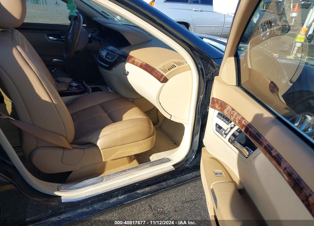 2007 MERCEDES-BENZ S 550 VIN: WDDNG71X27A038829