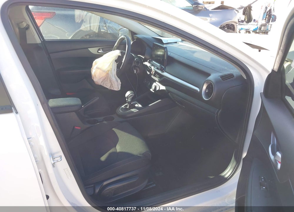 2020 KIA FORTE LXS VIN: 3KPF24AD8LE240356
