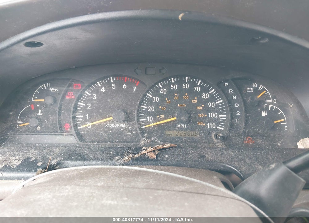 2001 TOYOTA TUNDRA SR5 V8 VIN: 5TBRT34131S138299