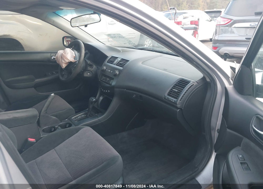 2005 HONDA ACCORD 2.4 LX VIN: 1HGCM564X5A001961